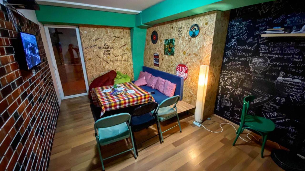 Mickitos Hostel & Apartments Skopje Zewnętrze zdjęcie